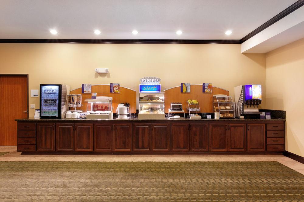 Holiday Inn Express Newport By Ihg Exterior foto