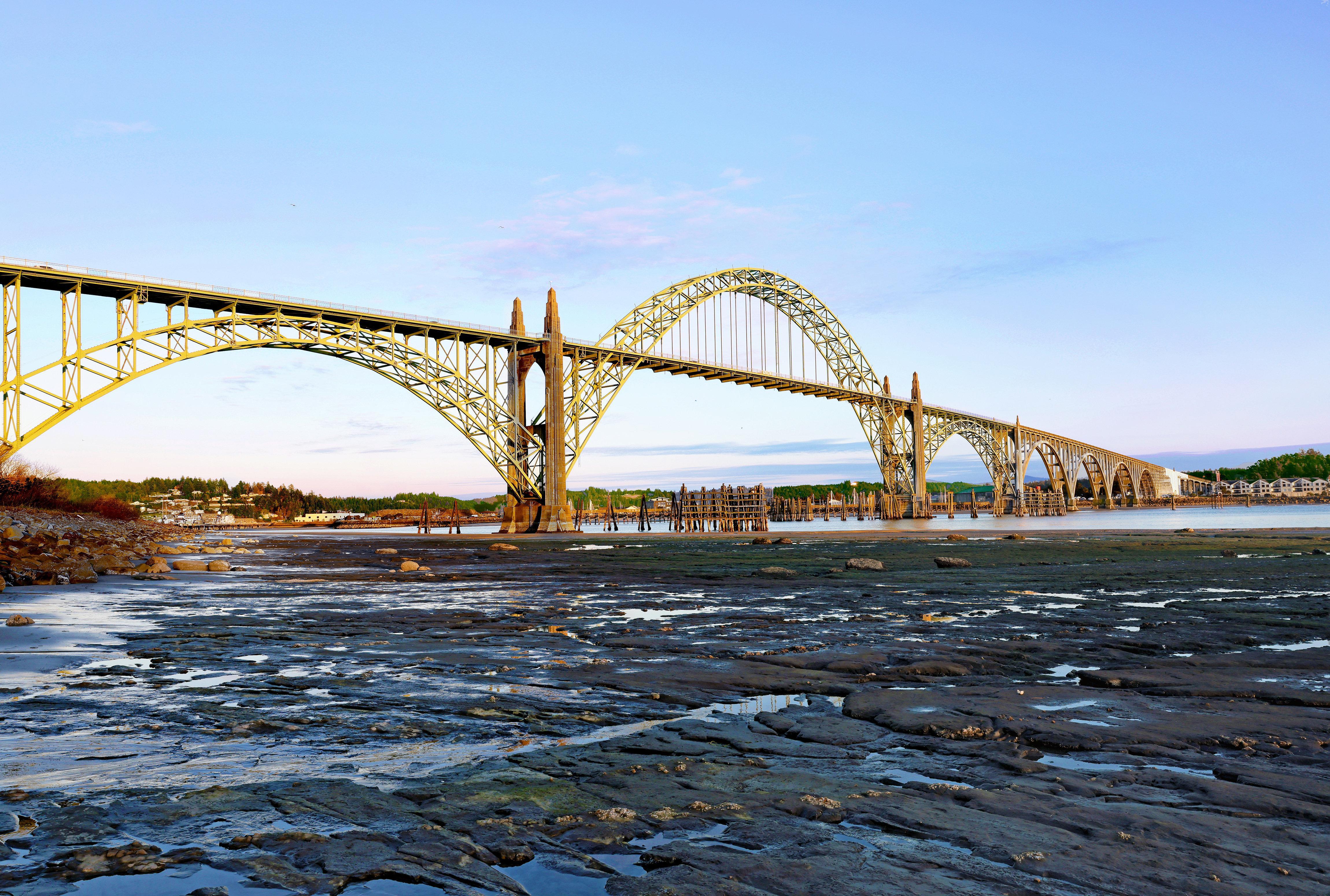 Holiday Inn Express Newport By Ihg Exterior foto