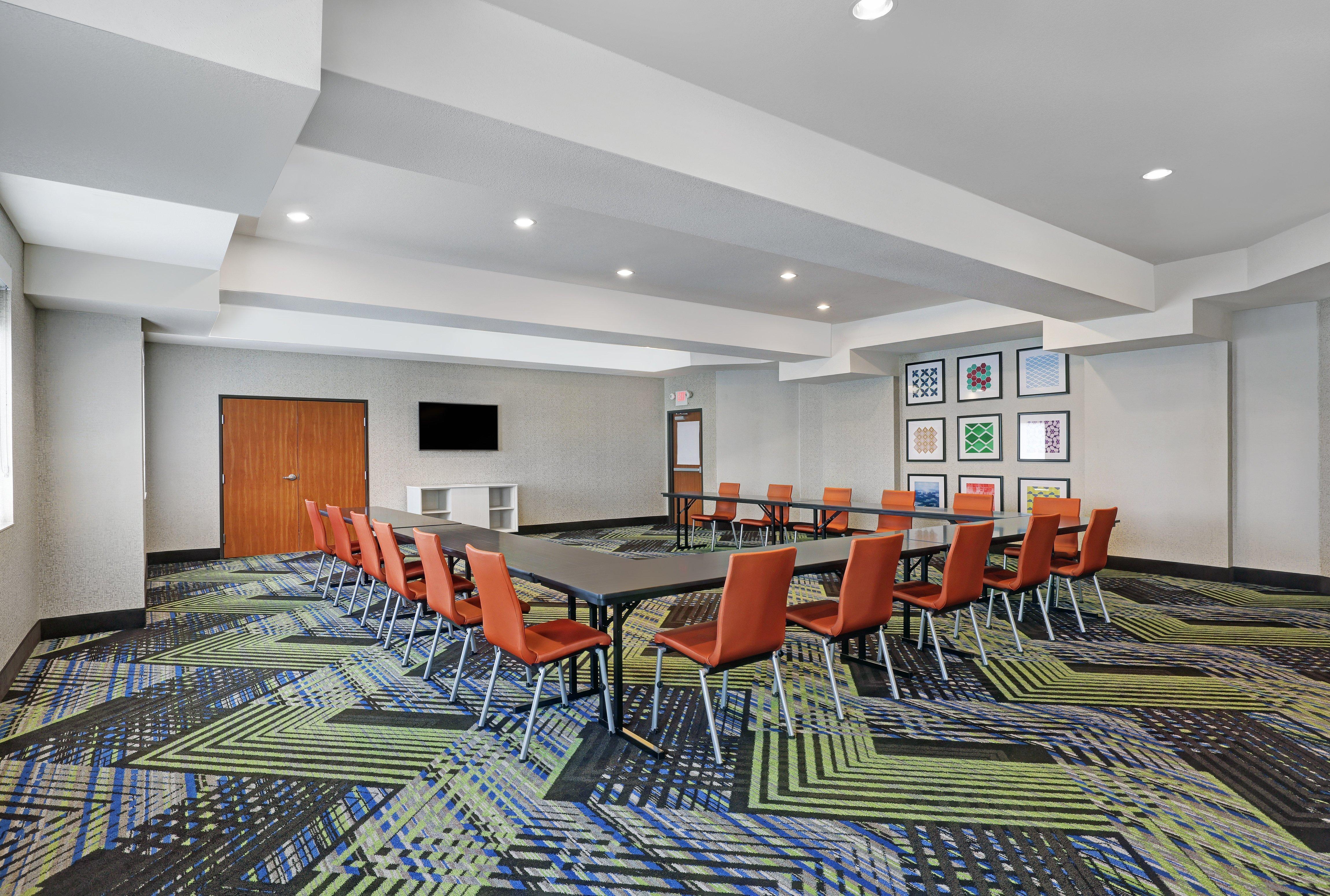 Holiday Inn Express Newport By Ihg Exterior foto