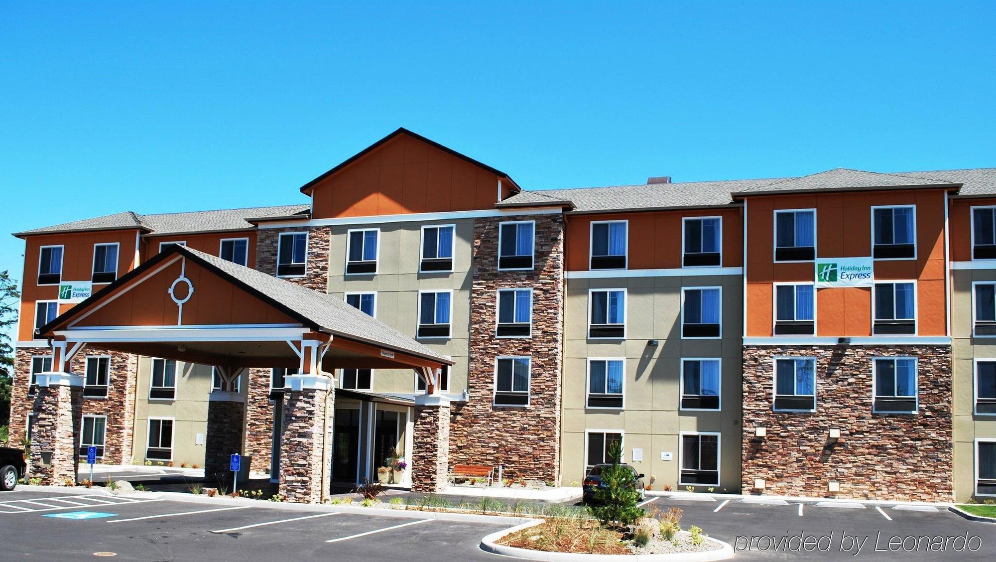 Holiday Inn Express Newport By Ihg Exterior foto