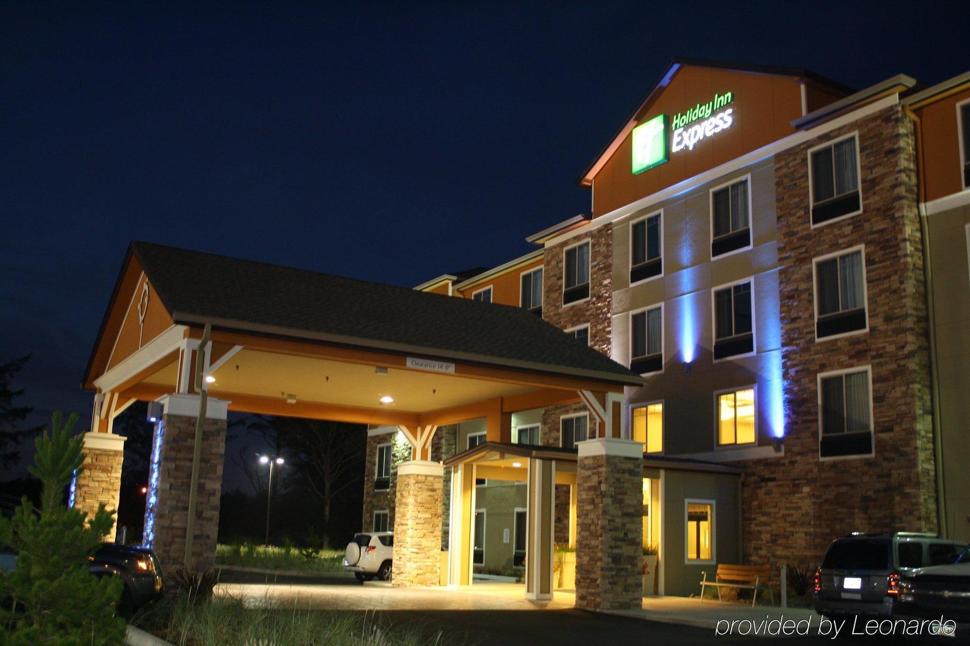 Holiday Inn Express Newport By Ihg Exterior foto
