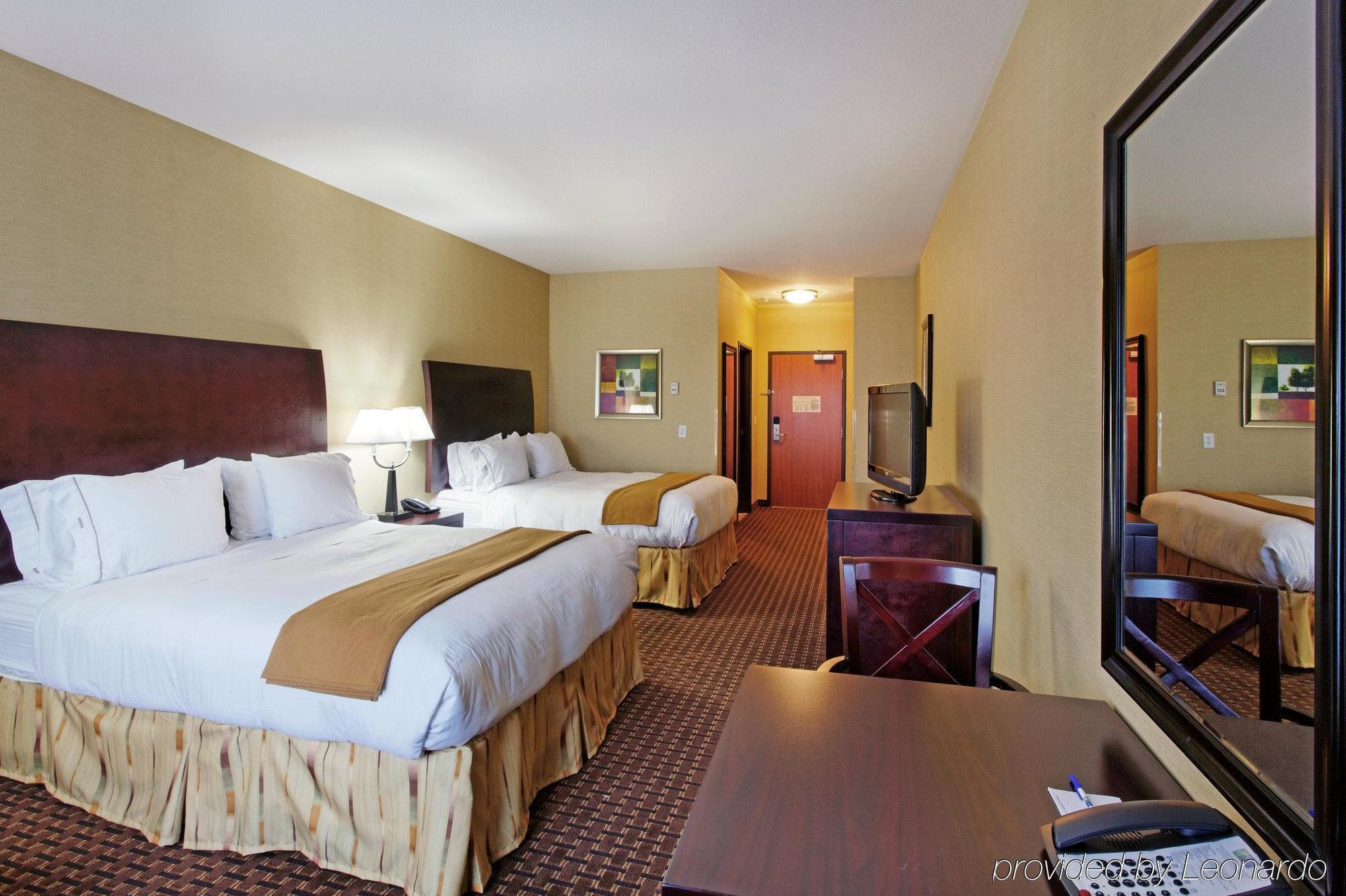 Holiday Inn Express Newport By Ihg Exterior foto