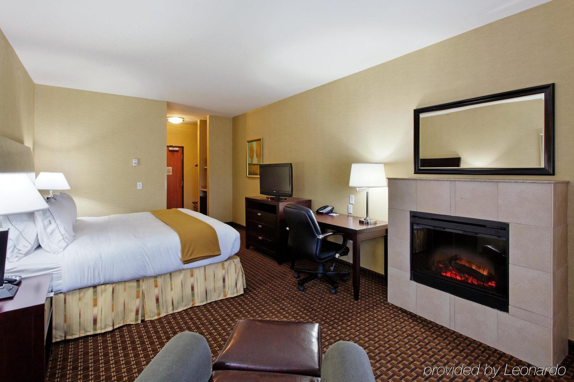 Holiday Inn Express Newport By Ihg Exterior foto